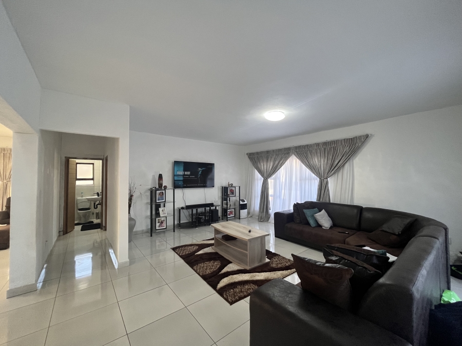 5 Bedroom Property for Sale in Wilkoppies North West